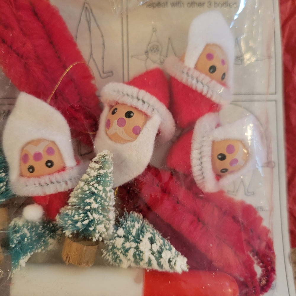 Frosty Friends Pipe Cleaner Santa Craft Kits (2) ~ Angel Safety Pin Kit~ Y2K